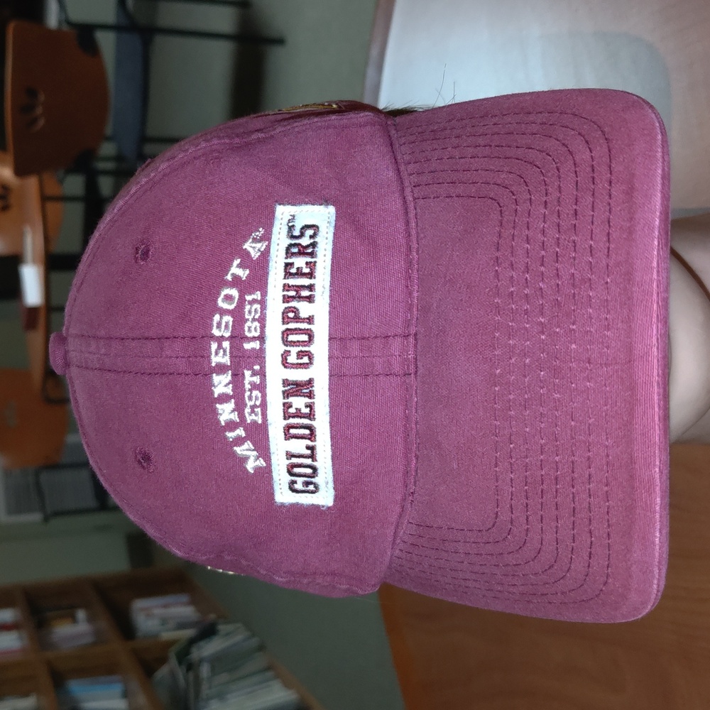 Vtg Minnesota Golden Gophers Embroidered Strapback Cap Hat + Vtg Gopher Pin